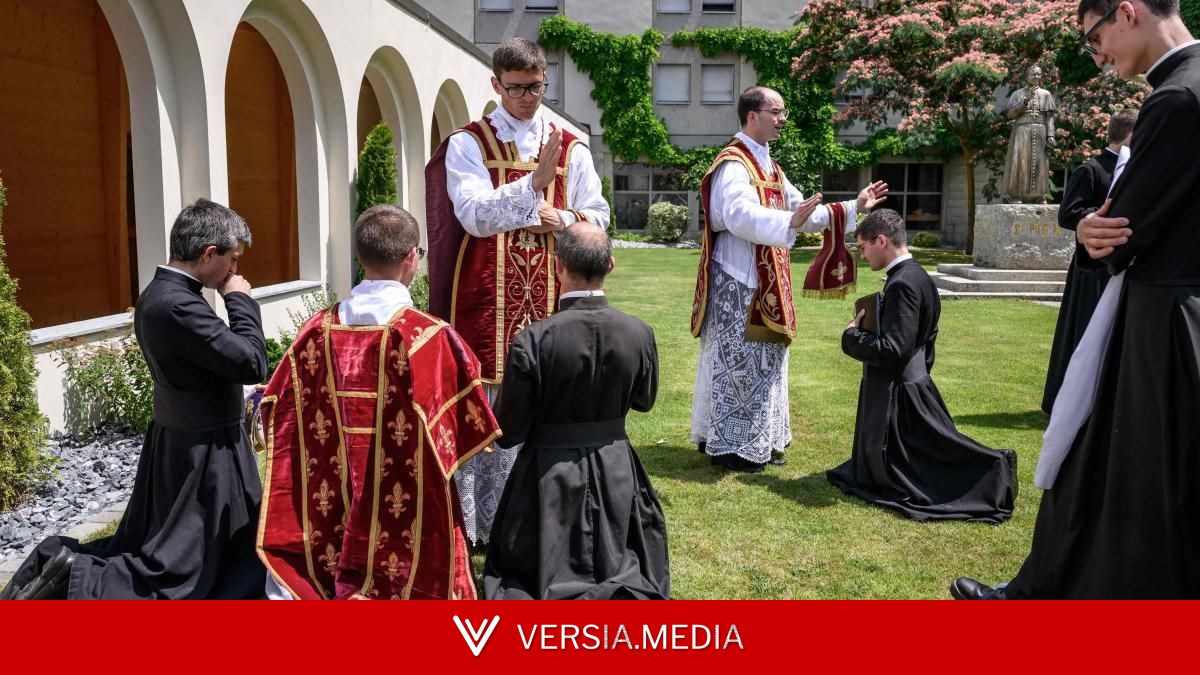 Los lefebvrianos consuman el primer cisma en 'streaming' de la historia de la Iglesia