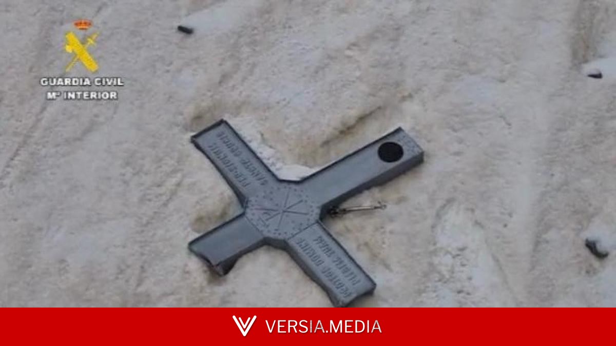 La Guardia Civil rescata la cruz del Aneto dos meses después de ser vandalizada