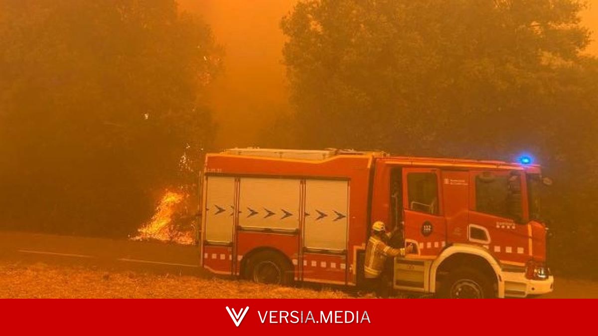 El jefe de Bombers en el incendio en las Gavarres dice que las labores para controlarlo “van bien”